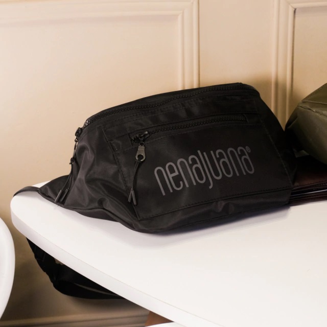 RIÑONERA BERLINA - NEGRA